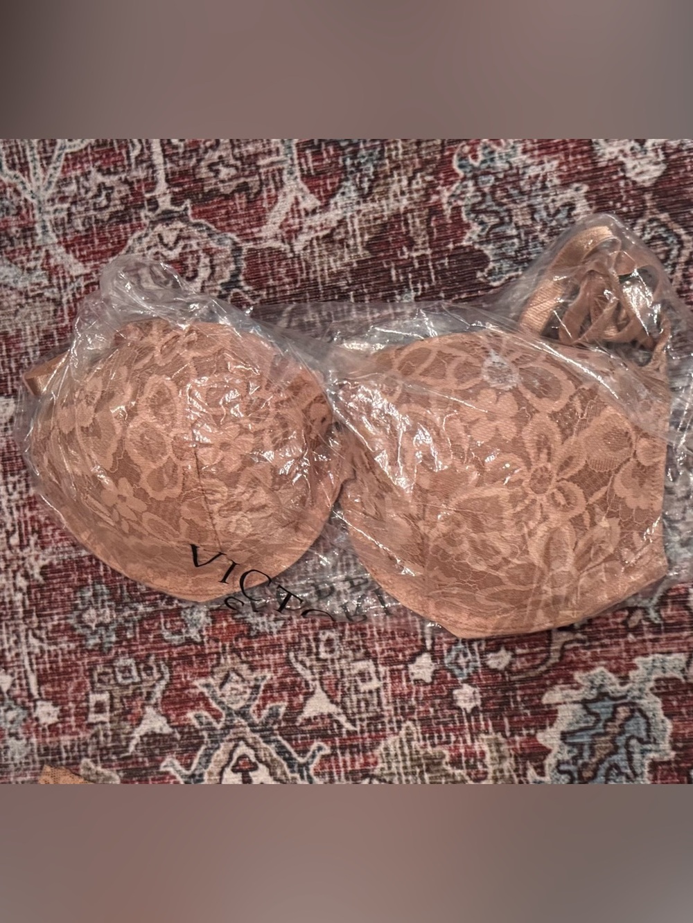 Victoria's Secret Blush Lace Push-Up Bra